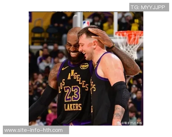 海斯称赞东契奇传球能力与老詹联手将形成强大牵制力